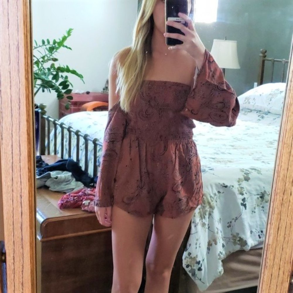 Tobi Off The Should Long Sleeve Flowy Romper
